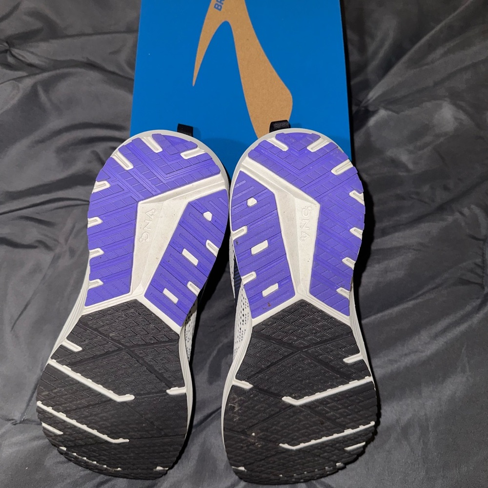 Brooks Athletic Shoe - Picture 4 of 4